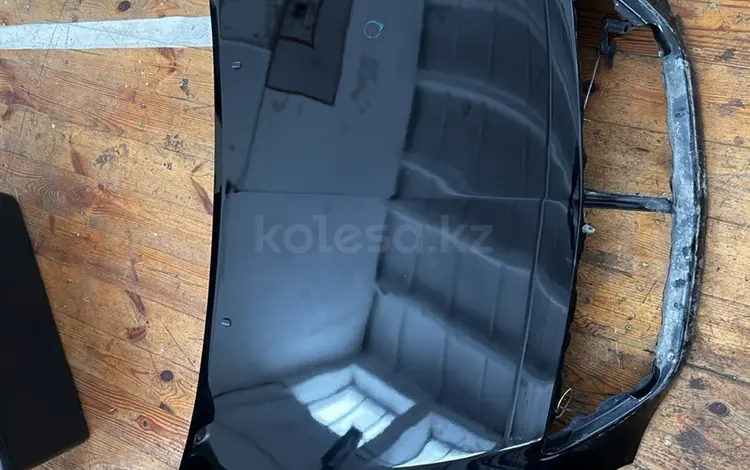 Капот за 55 000 тг. в Риддер