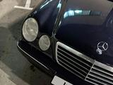 Mercedes-Benz E 240 2001 годаүшін4 200 000 тг. в Жезказган