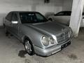 Mercedes-Benz E 320 1998 года за 2 700 000 тг. в Алматы – фото 2