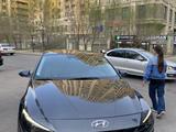 Hyundai Elantra 2022 года за 9 800 000 тг. в Астана
