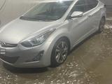 Hyundai Elantra 2014 года за 5 000 000 тг. в Уральск – фото 2