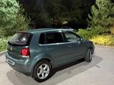 Volkswagen Polo 2007 года за 2 500 000 тг. в Алматы – фото 4