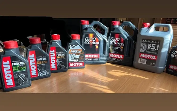 Масла MOTUL за 2 500 тг. в Алматы