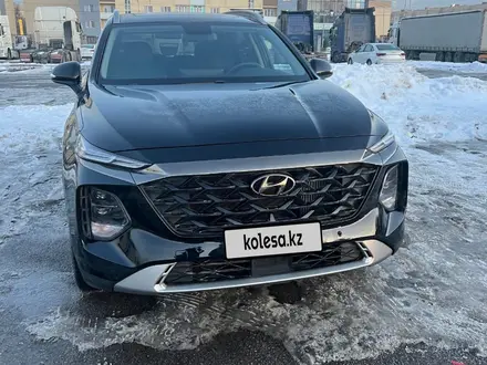 Hyundai Santa Fe 2022 года за 20 500 000 тг. в Алматы