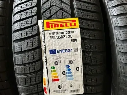 Зимние шины разной ширины PIRELLI winter Sotozero lll за 280 000 тг. в Алматы