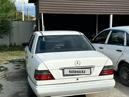 Mercedes-Benz E 280 1993 года за 2 650 000 тг. в Алматы – фото 2