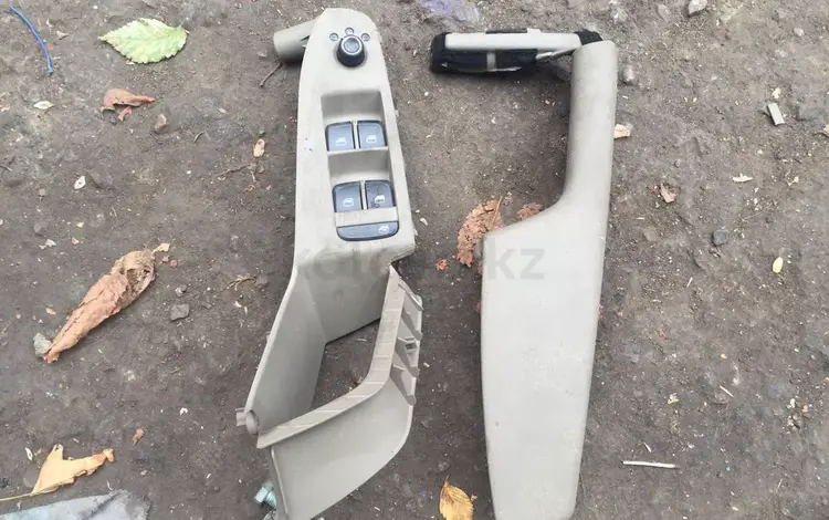 Пульт стеклоподъемников кнопки за 150 тг. в Алматы