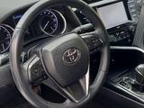 Toyota Camry 2019 года за 13 000 000 тг. в Актобе – фото 5