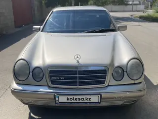 Mercedes-Benz E 230