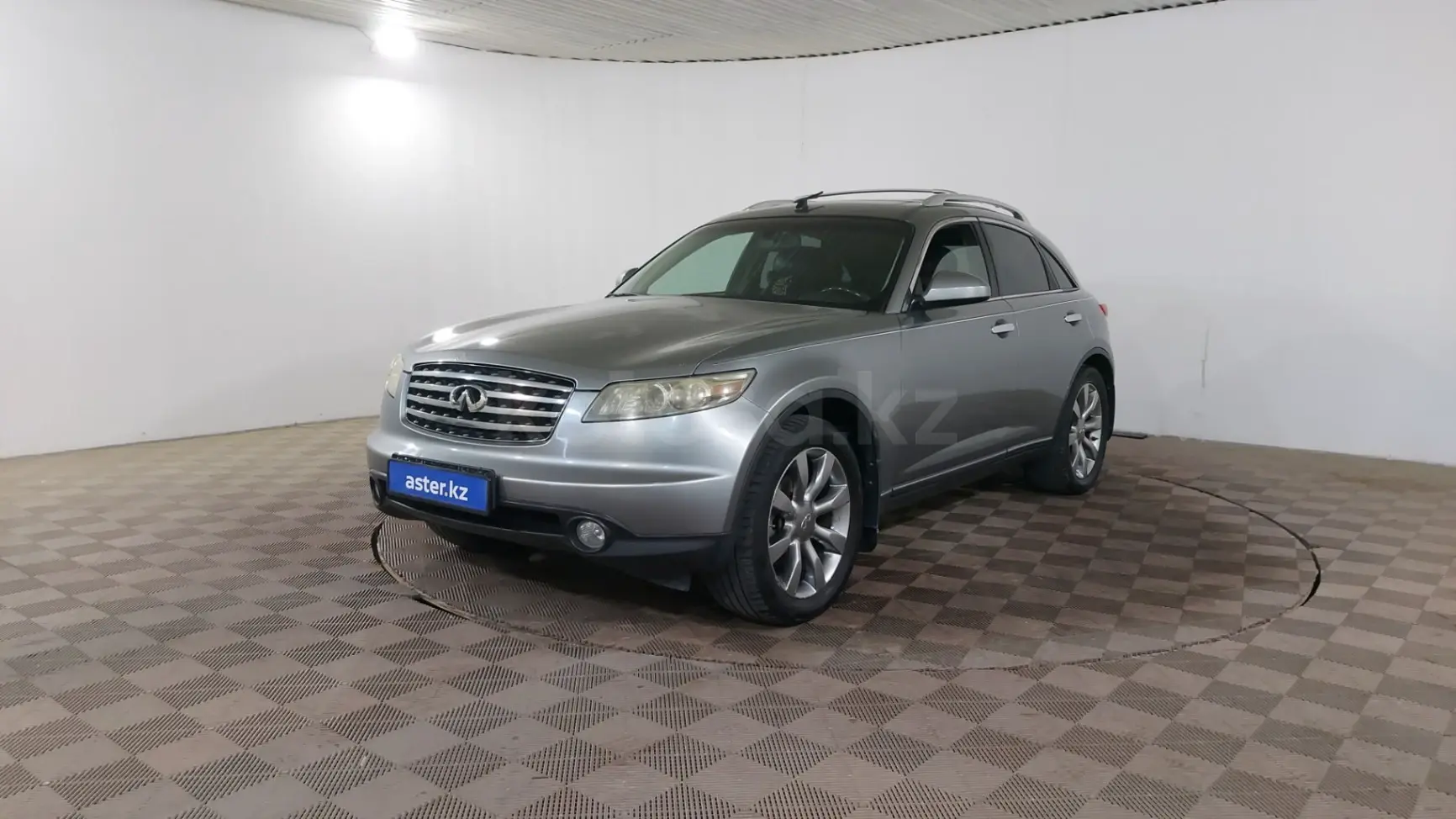Infiniti FX35, 2004