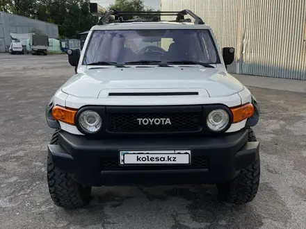 Toyota FJ Cruiser 2008 года за 14 730 000 тг. в Алматы – фото 2