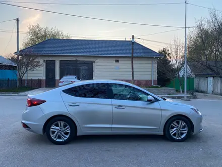 Hyundai Elantra 2018 года за 7 400 000 тг. в Шымкент – фото 12