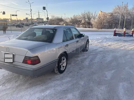 Mercedes-Benz E 280 1995 года за 3 500 000 тг. в Караганда – фото 3