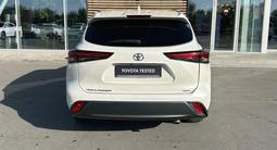 Toyota Highlander Luxe 2021 года за 26 500 000 тг. в Шымкент – фото 4