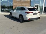 Toyota Highlander Luxe 2021 года за 26 500 000 тг. в Шымкент – фото 2
