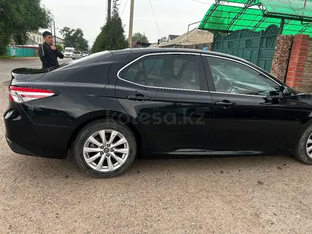 Toyota Camry 2018 года за 11 000 000 тг. в Алматы – фото 7