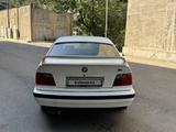 BMW 320 1992 года за 1 800 000 тг. в Алматы – фото 5