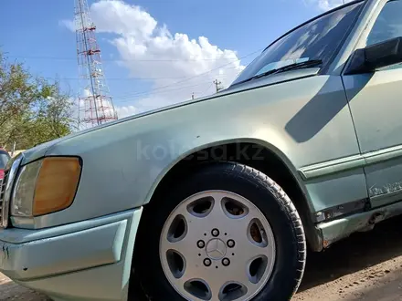 Mercedes-Benz E 200 1989 года за 700 000 тг. в Туркестан – фото 10