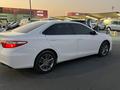 Toyota Camry 2015 года за 6 600 000 тг. в Атырау – фото 3