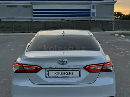 Toyota Camry 2021 года за 14 000 000 тг. в Актобе – фото 6