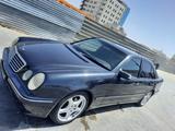 Mercedes-Benz E 320 1999 годаүшін5 300 000 тг. в Актау – фото 3