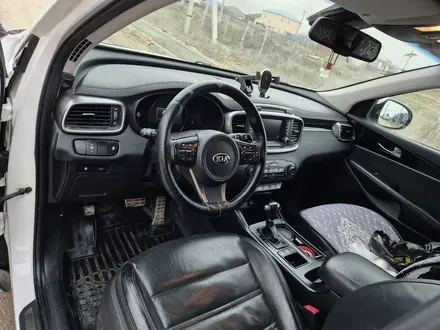 Kia Sorento 2017 года за 11 400 000 тг. в Атырау – фото 4