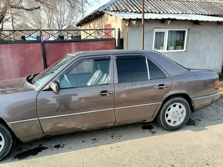 Mercedes-Benz E 230 1991 года за 1 650 000 тг. в Алматы – фото 2