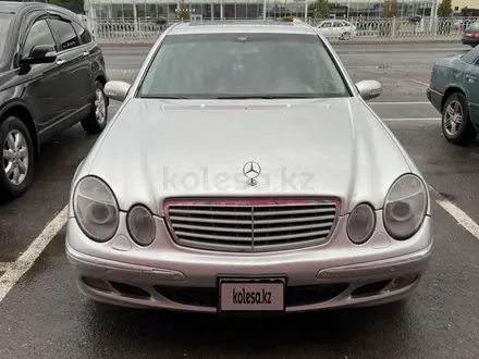 Mercedes-Benz E 320 2003 года за 5 000 000 тг. в Тараз – фото 2