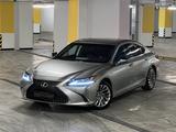 Lexus ES 250 2020 года за 24 800 000 тг. в Алматы