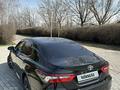 Toyota Camry 2023 года за 17 500 000 тг. в Алматы – фото 4