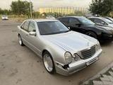 Mercedes-Benz E 55 AMG 1996 годаfor5 000 000 тг. в Алматы – фото 3