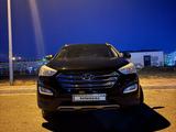 Hyundai Santa Fe 2013 годаfor8 000 000 тг. в Актау