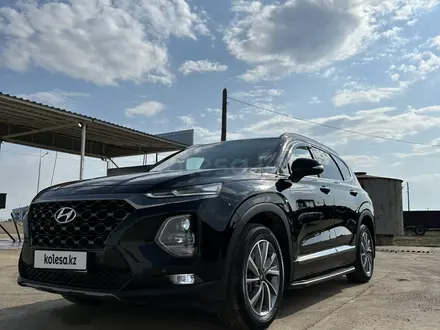 Hyundai Santa Fe 2018 года за 13 670 000 тг. в Алматы