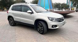 Volkswagen Tiguan 2012 года за 7 200 000 тг. в Алматы – фото 2