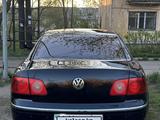 Volkswagen Phaeton 2005 года за 4 000 000 тг. в Караганда – фото 2