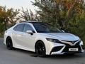 Toyota Camry 2021 года за 15 000 000 тг. в Актобе – фото 5