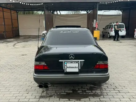 Mercedes-Benz E 280 1995 года за 2 750 000 тг. в Алматы – фото 4