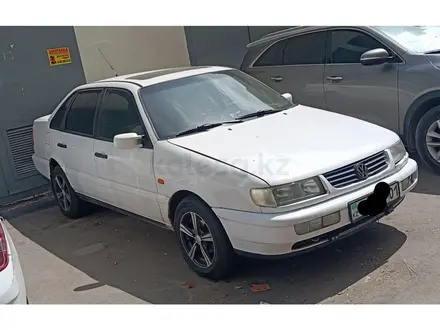 Volkswagen Passat 1995 года за 1 100 000 тг. в Астана