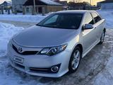 Toyota Camry 2014 года за 5 200 000 тг. в Уральск – фото 2