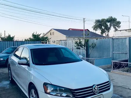 Volkswagen Passat 2013 года за 4 250 000 тг. в Атырау – фото 8