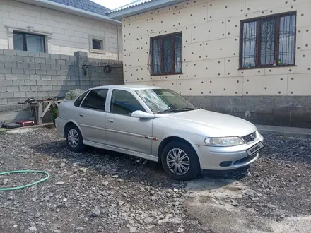 Opel Vectra 1997 года за 750 000 тг. в Шымкент – фото 2