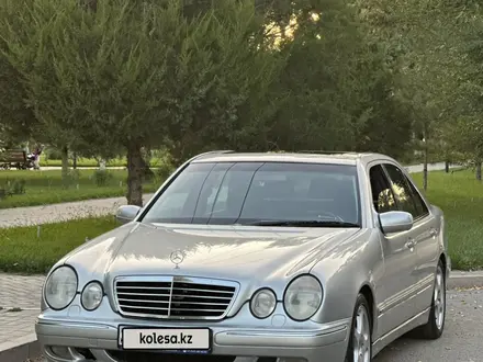 Mercedes-Benz E 55 AMG 2001 года за 7 000 000 тг. в Шымкент