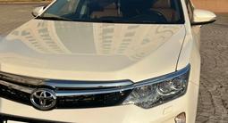 Toyota Camry 2017 года за 13 000 000 тг. в Алматы – фото 2