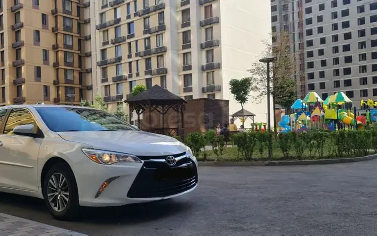 Toyota Camry 2017 года за 9 400 000 тг. в Атырау