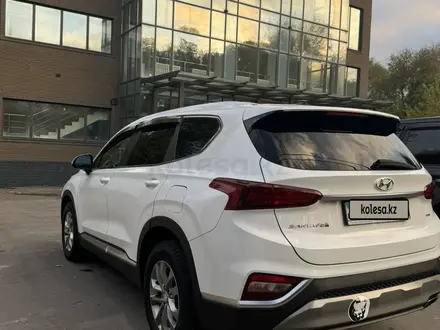 Hyundai Santa Fe 2019 года за 13 500 000 тг. в Алматы – фото 6