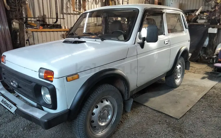 ВАЗ (Lada) Lada 2121 2000 годаfor1 370 000 тг. в Усть-Каменогорск