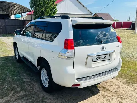 Toyota Land Cruiser Prado 2011 года за 13 700 000 тг. в Уральск – фото 3