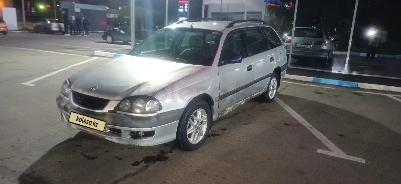 Toyota Avensis, 1998