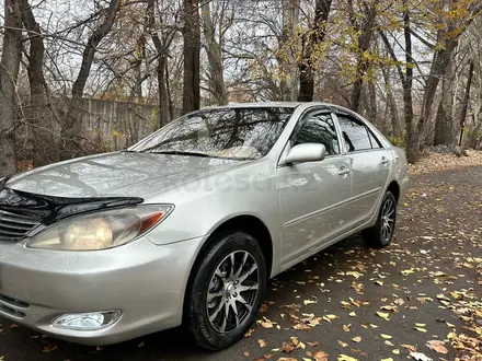 Toyota Camry 2004 года за 4 000 000 тг. в Алматы – фото 2