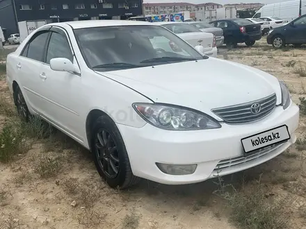 Toyota Camry 2004 года за 2 200 000 тг. в Актау – фото 3
